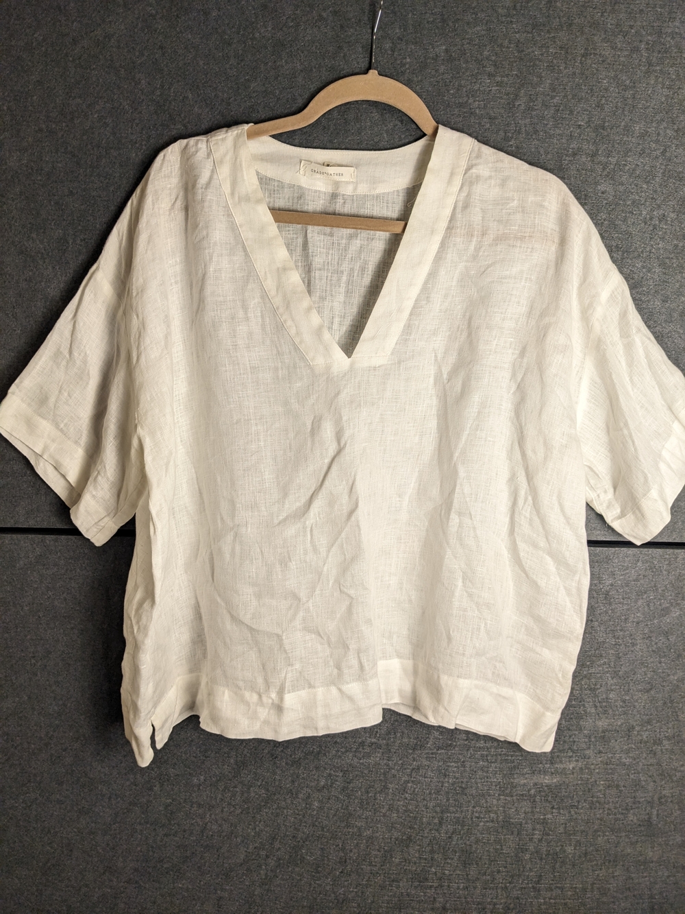 Relaxed V-Neck Linen Tunic - Cream